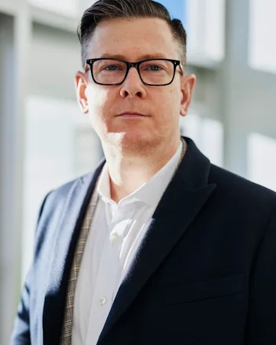 Chef d'équipe pose
